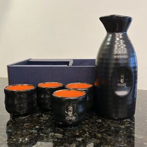 New TOUGEI Saki Set 5 pc Black with Orange Interior. Shot Glass S…
